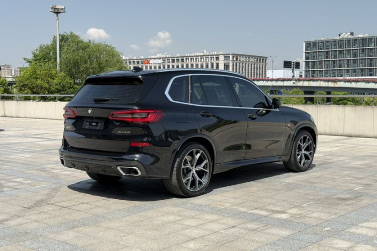 Used BMW X5 2019 xDrive40i Luxury Model with M Sport Package Exterior 5