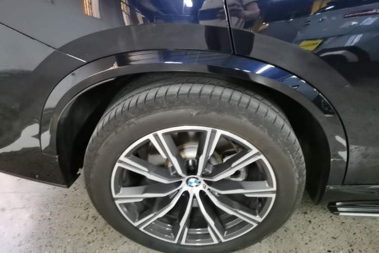 Used BMW X5 2019 xDrive40i M Sport Package Exterior 5