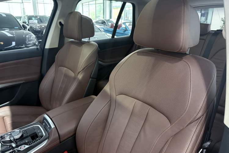 Used BMW X5 2019 xDrive40i Luxury Model with M Sport Package Exterior 6