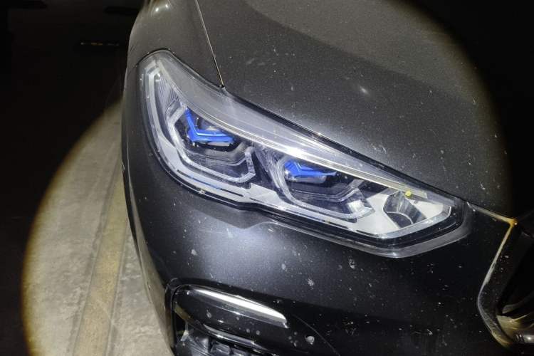 Used BMW X5 2019 xDrive40i Luxury Model with M Sport Package Exterior 6