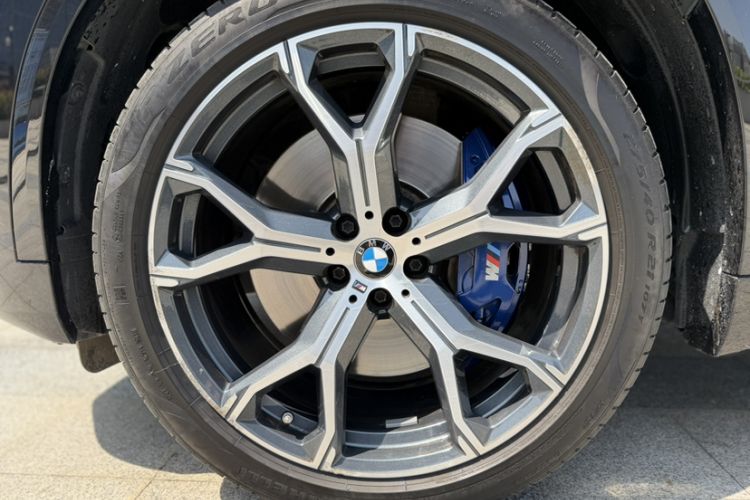 Used BMW X5 2019 xDrive40i Luxury Model with M Sport Package Exterior 6
