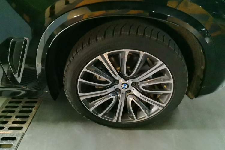 Used BMW X5 2019 xDrive40i M Sport Package Exterior 7