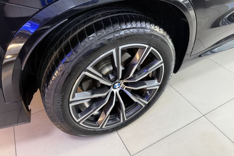 Used BMW X5 2019 xDrive40i M Sport Package Exterior 8