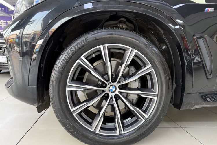 Used BMW X5 2019 xDrive40i M Sport Package Exterior 9