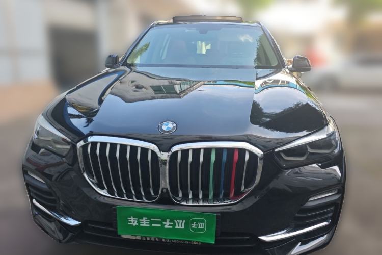 Used BMW X5 2019 xDrive40i XLine 19-inch wheels Middle East version Front