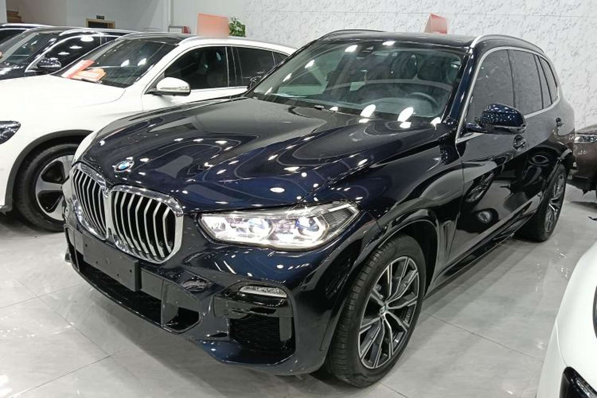 Used BMW X5 2019 xDrive40i M Sport Package Front Left 45 Deg