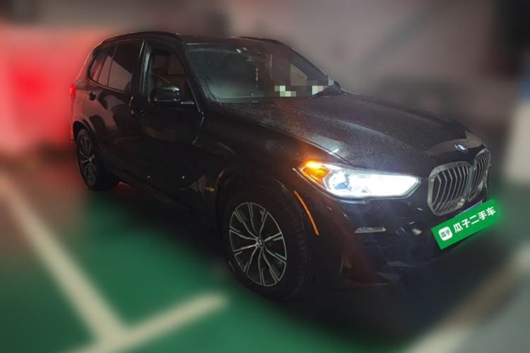 Used BMW X5 2019 xDrive40i Standard 19-inch wheels U.S. specification Front Right 45 Deg