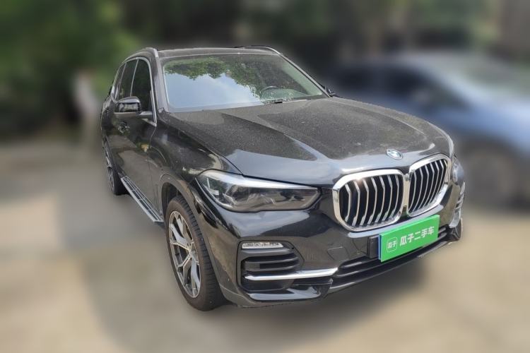 Used BMW X5 2019 xDrive40i M Sport Package Front Right 45 Deg