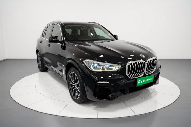 Used BMW X5 2019 xDrive40i M Sport Package Front Right 45 Deg