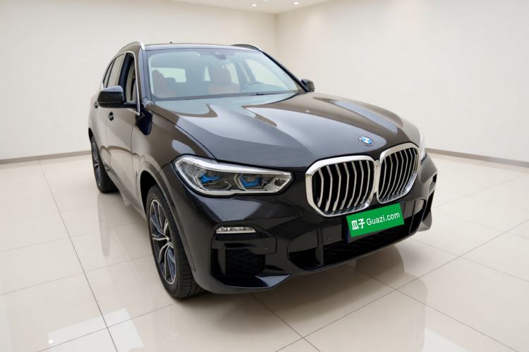 Used BMW X5 2019 xDrive40i M Sport Package Front Right 45 Deg
