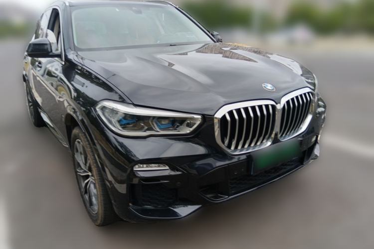 Used BMW X5 2019 xDrive40i M Sport Package Front Right 45 Deg