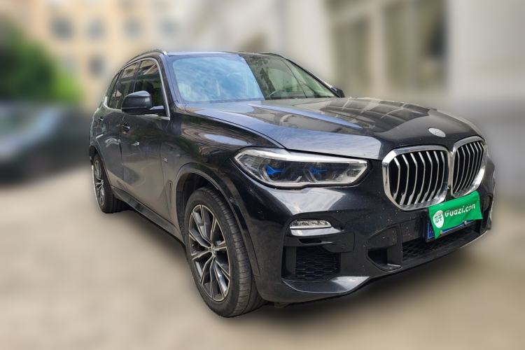 Used BMW X5 2019 xDrive40i M Sport Package Front Right 45 Deg