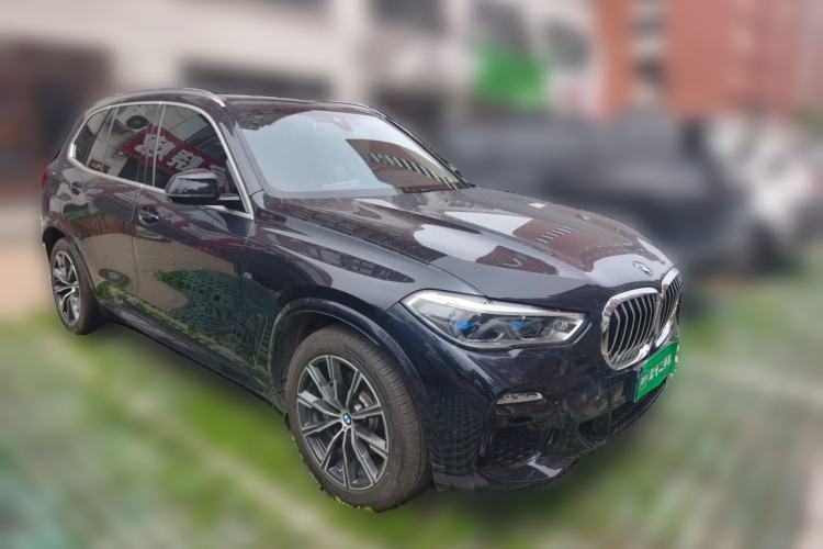 Used BMW X5 2019 xDrive40i M Sport Package Front Right 45 Deg
