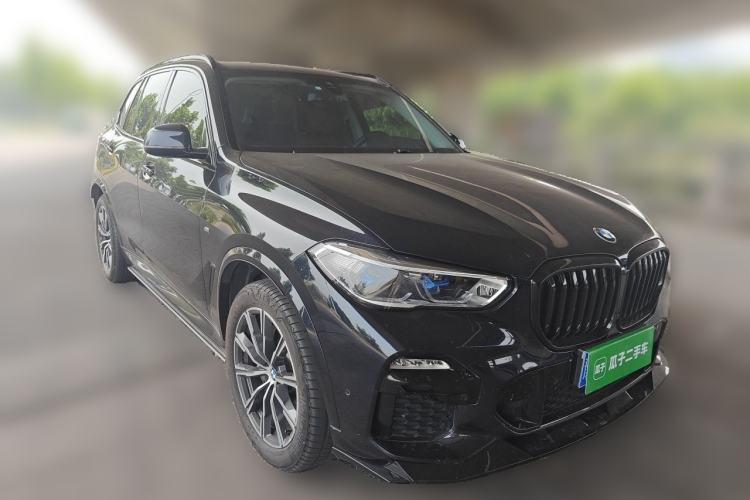 Used BMW X5 2019 xDrive40i M Sport Package Front Right 45 Deg