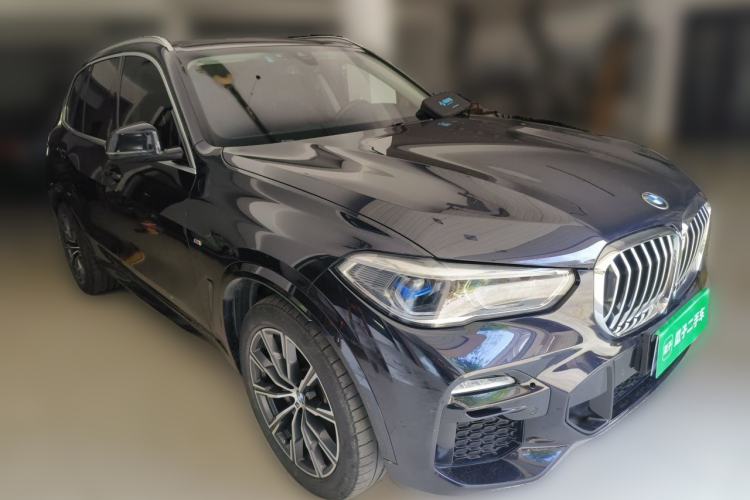 Used BMW X5 2019 xDrive40i M Sport Package Front Right 45 Deg