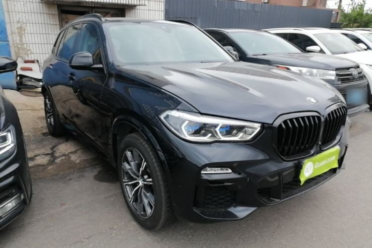 Used BMW X5 2019 xDrive40i M Sport Package Front Right 45 Deg