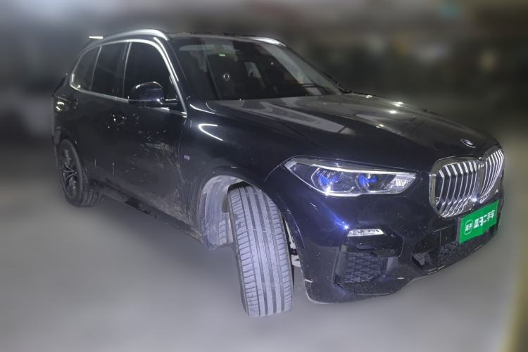 Used BMW X5 2019 xDrive40i M Sport Package Front Right 45 Deg