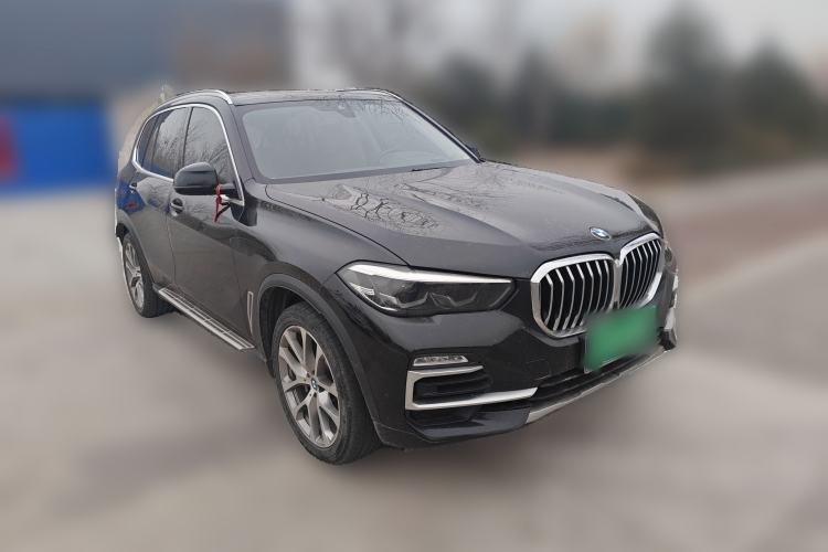 Used BMW X5 2019 xDrive30i X Design Package Front Right 45 Deg