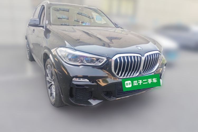 Used BMW X5 2019 xDrive40i M Sport Package Front Right 45 Deg