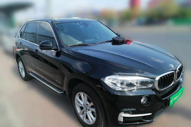 Used BMW X5  Front Right 45 Deg