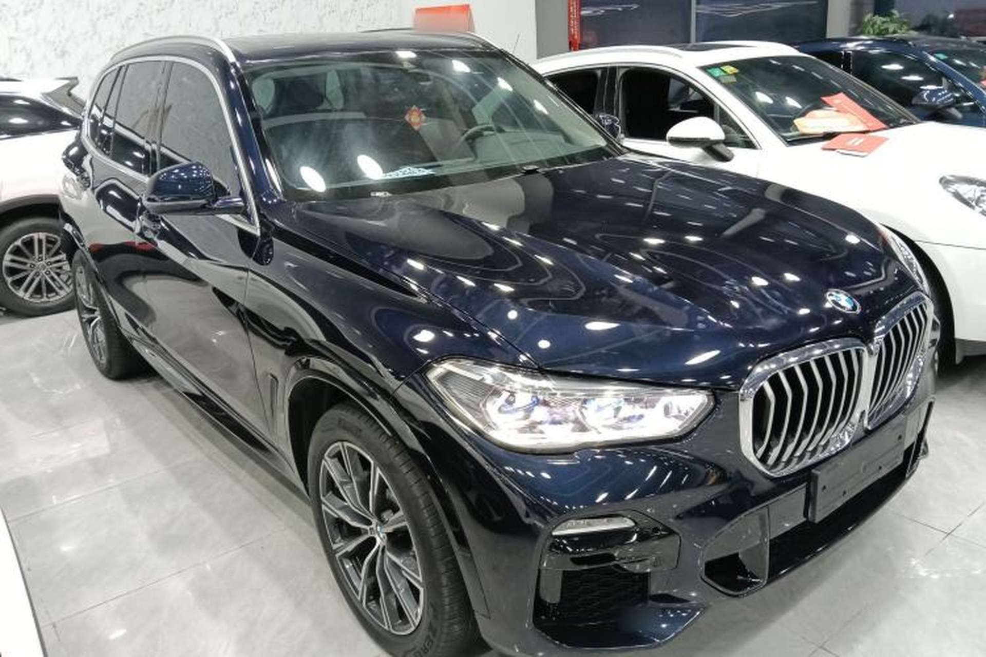 Used BMW X5 2019 xDrive40i M Sport Package Front Right 45 Deg