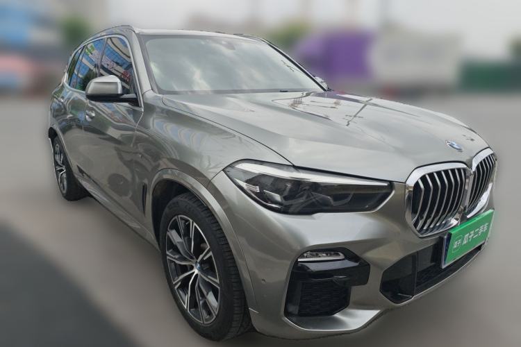 Used BMW X5 2019 xDrive30i M Sport Package Front Right 45 Deg