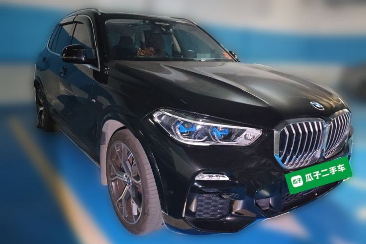 Used BMW X5 2019 xDrive40i Luxury Model with M Sport Package Front Right 45 Deg