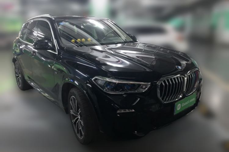 Used BMW X5 2019 xDrive40i M Sport Package Front Right 45 Deg