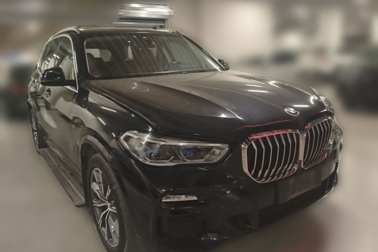 Used BMW X5 2019 xDrive40i M Sport Package Front Right 45 Deg