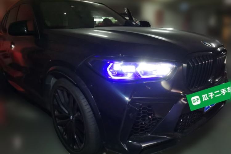 Used BMW X5 2019 xDrive40i Luxury Model with M Sport Package Front Right 45 Deg