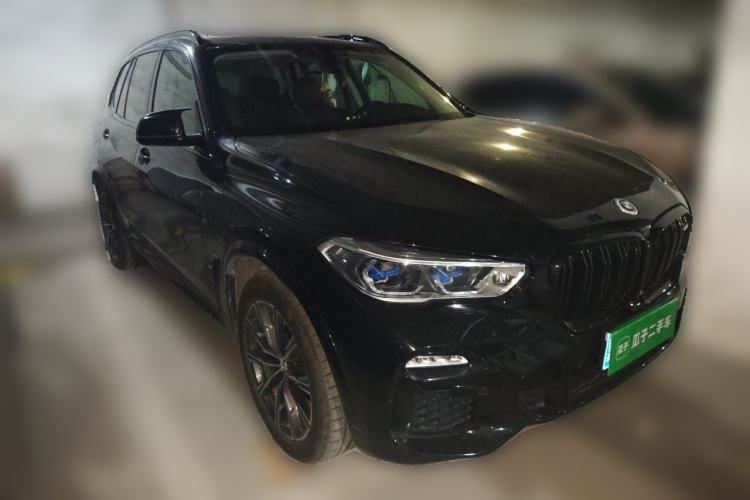 Used BMW X5 2019 xDrive40i M Sport Package Front Right 45 Deg