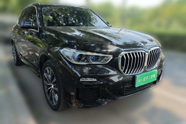 Used BMW X5 2019 xDrive40i M Sport Package Front Right 45 Deg