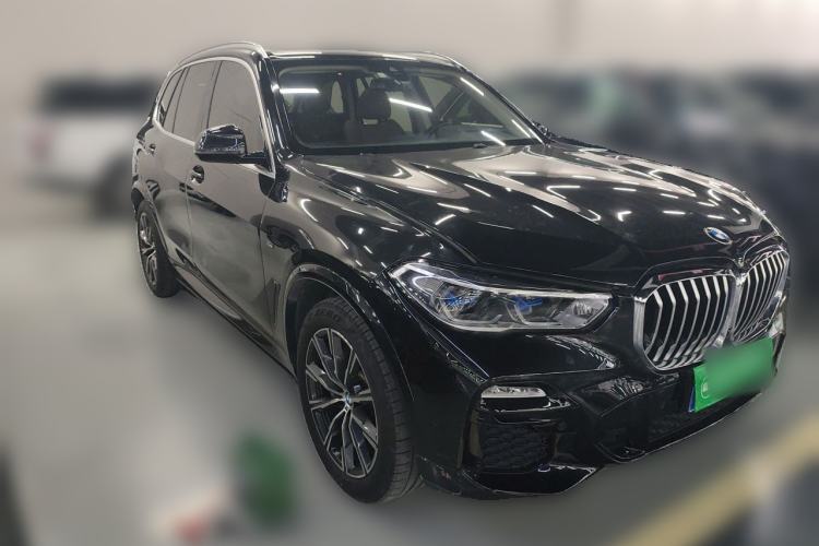 Used BMW X5 2019 xDrive40i M Sport Package Front Right 45 Deg