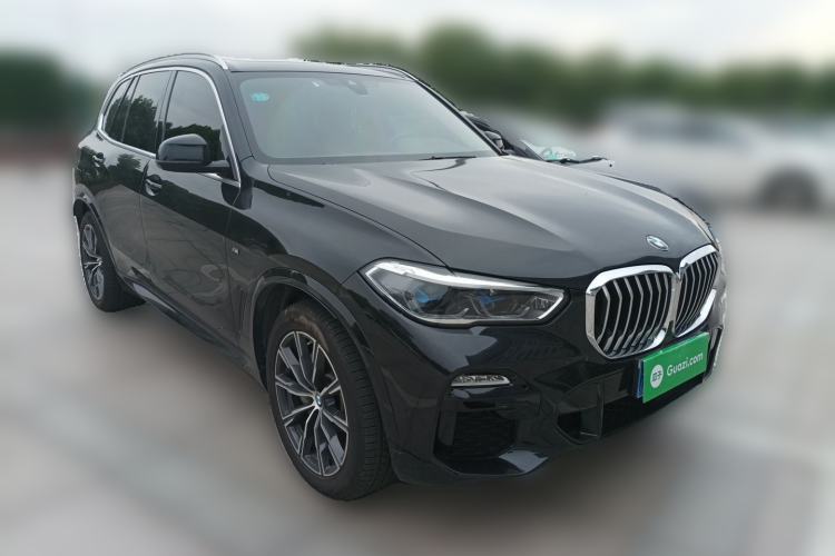 Used BMW X5 2019 xDrive40i M Sport Package Front Right 45 Deg