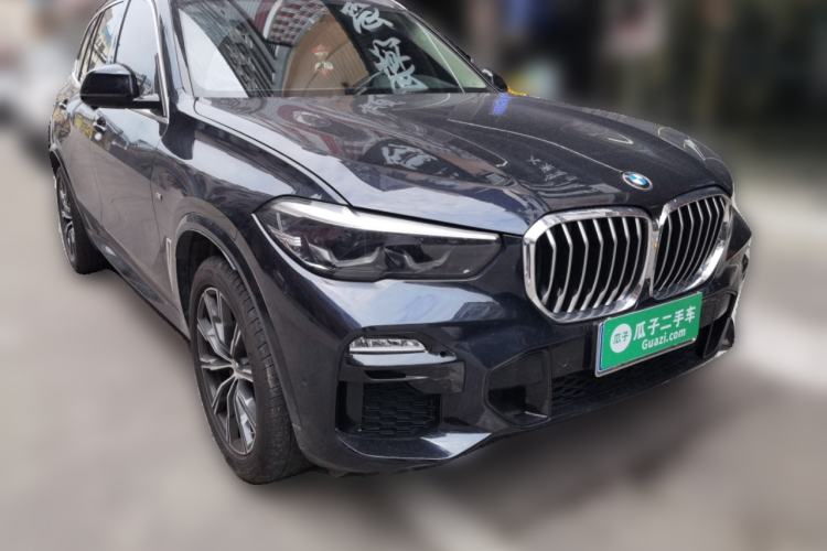 Used BMW X5 2019 xDrive30i M Sport Package Front Right 45 Deg