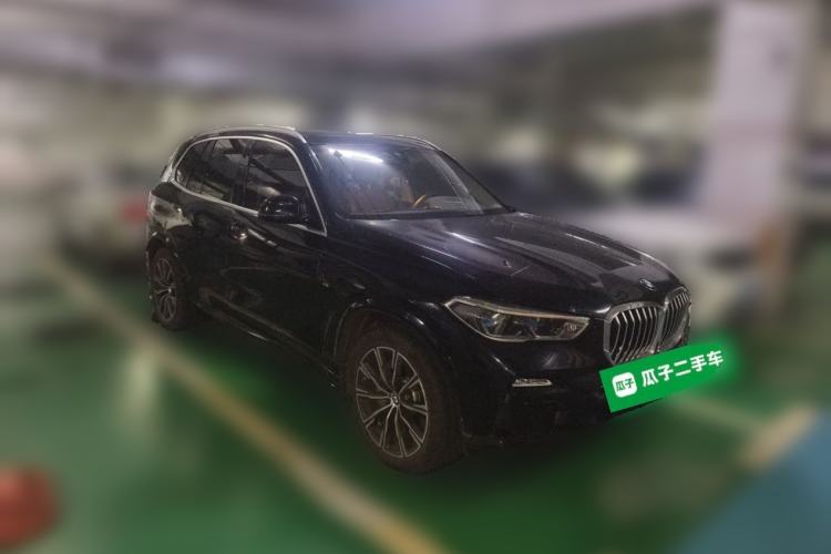 Used BMW X5 2019 xDrive40i M Sport Package Front Right 45 Deg