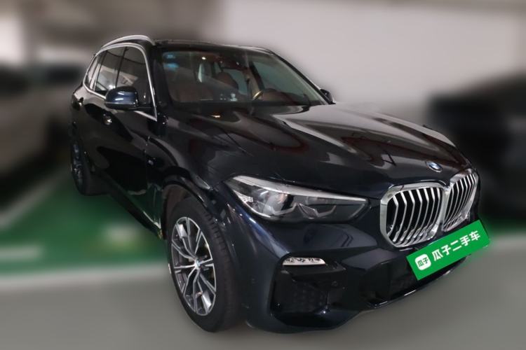 Used BMW X5 2019 xDrive30i M Sport Package Front Right 45 Deg