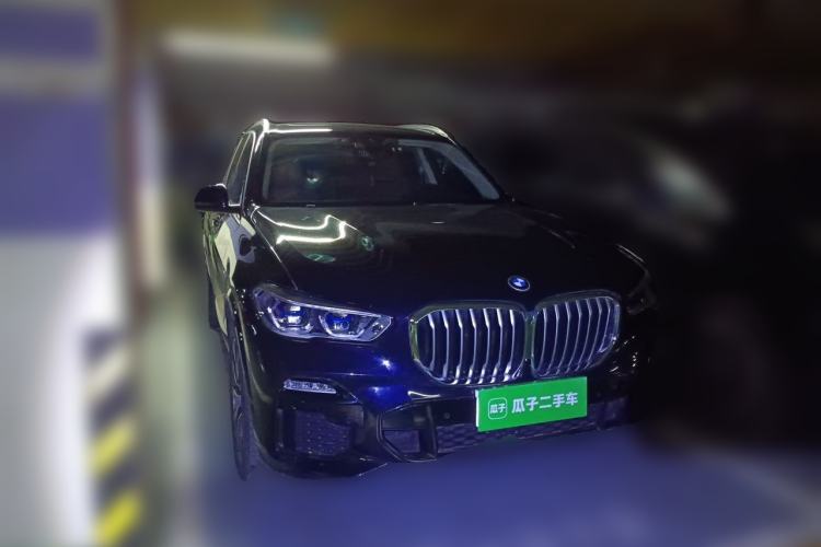 Used BMW X5 2019 xDrive40i M Sport Package Front Right 45 Deg