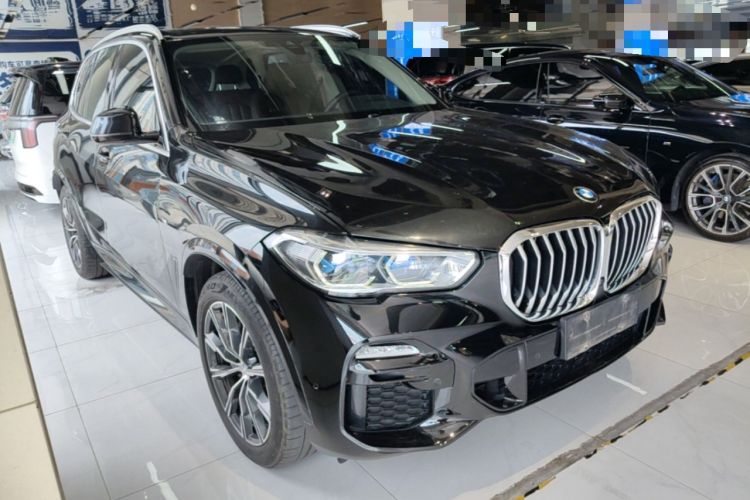 Used BMW X5 2019 xDrive40i M Sport Package Front Right 45 Deg
