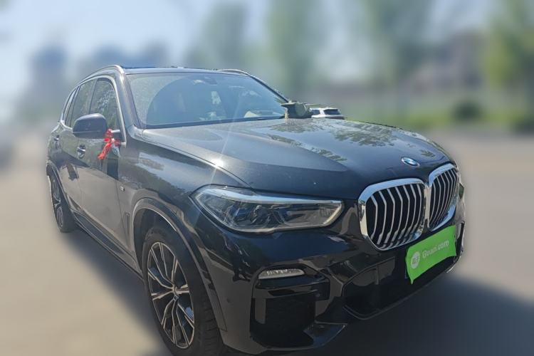 Used BMW X5 2019 xDrive40i M Sport Package Front Right 45 Deg
