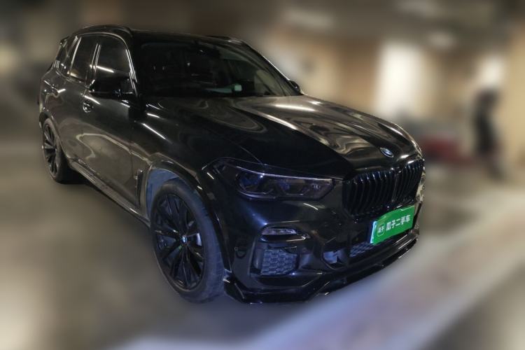 Used BMW X5 2019 xDrive40i M Sport Package Front Right 45 Deg