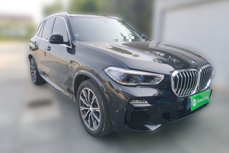 Used BMW X5 2019 xDrive40i M Sport Package Front Right 45 Deg