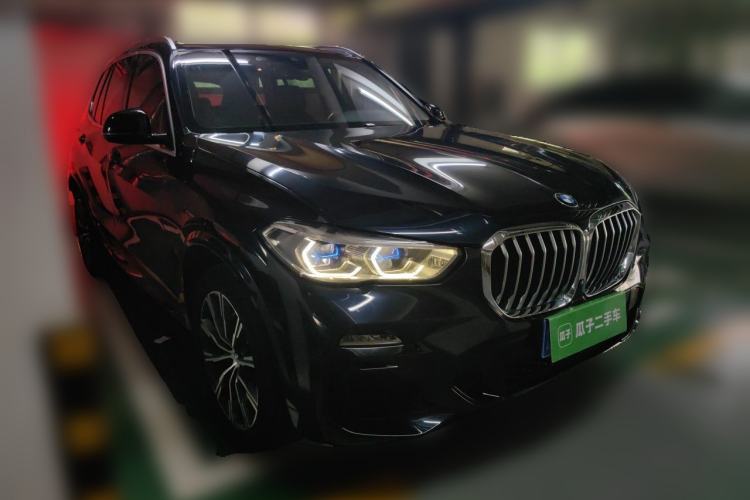 Used BMW X5 2019 xDrive40i M Sport Package Front Right 45 Deg