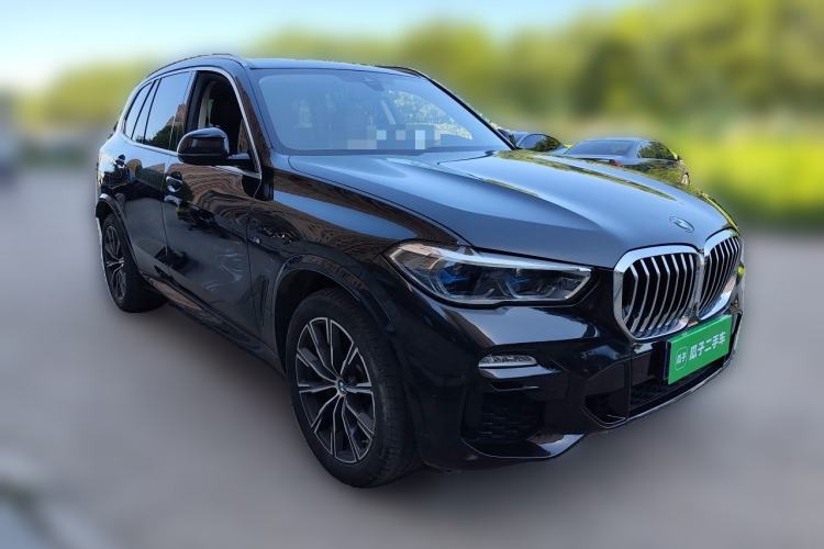 Used BMW X5 2019 xDrive40i M Sport Package Front Right 45 Deg