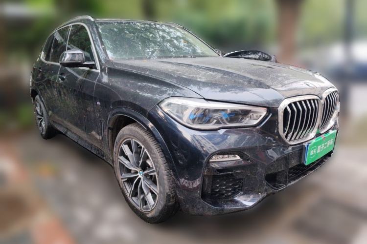 Used BMW X5 2019 xDrive40i M Sport Package Front Right 45 Deg