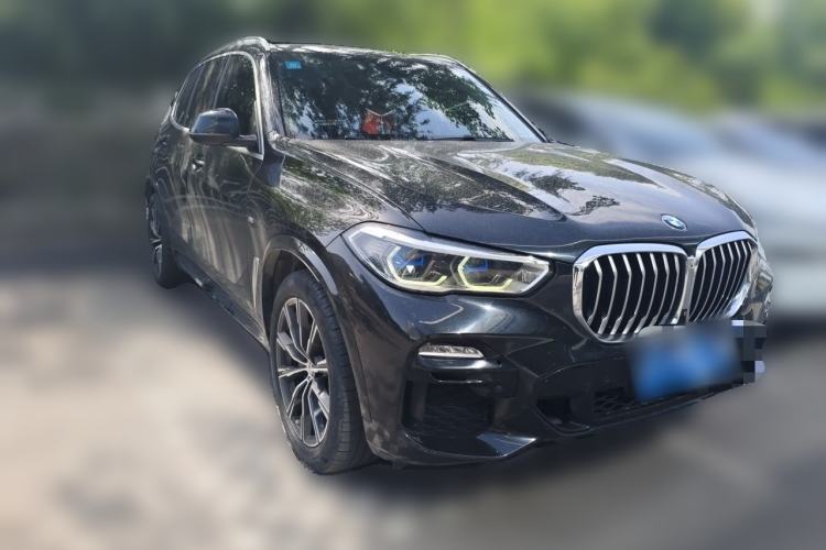 Used BMW X5 2019 xDrive40i M Sport Package Front Right 45 Deg