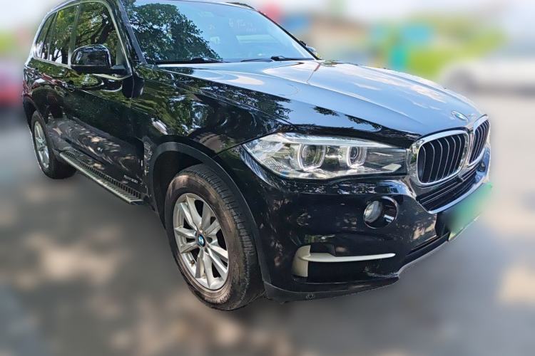 Used BMW X5  Front Right 45 Deg