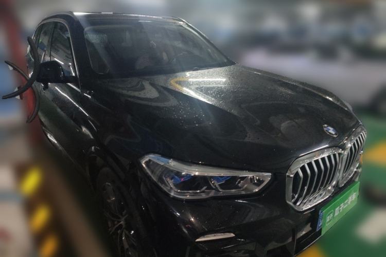 Used BMW X5 2019 xDrive40i M Sport Package Front Right 45 Deg