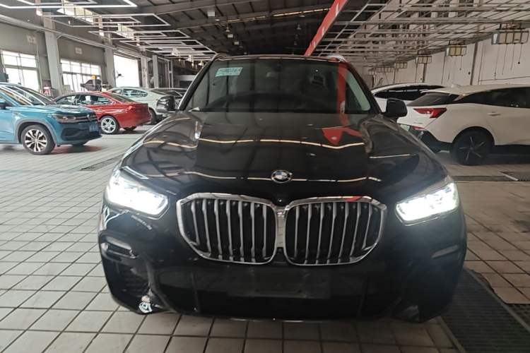 Used BMW X5 2019 xDrive40i M Sport Package Front