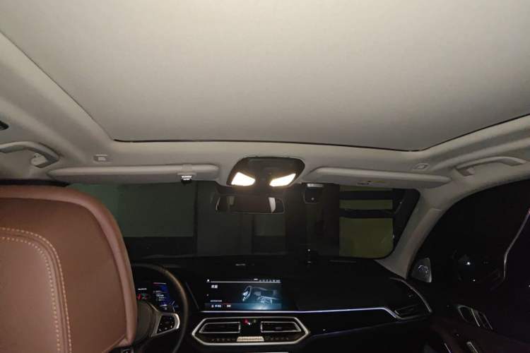 Used BMW X5 2019 xDrive40i Luxury Model with M Sport Package Headliner